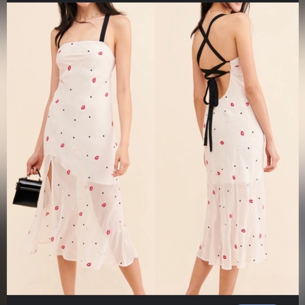 Finders Keepers Vanilla Cream Floral Kiss Chi Chi Dress lips daisies Size 4